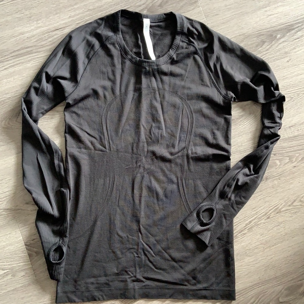 Long sleeve black lulu shirt